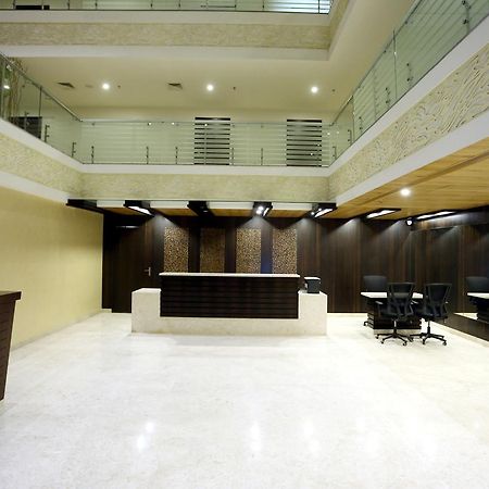Solitaire Hotel Rāipur Exterior foto