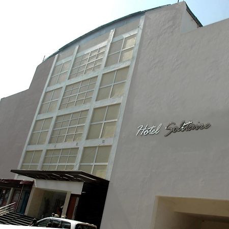 Solitaire Hotel Rāipur Exterior foto